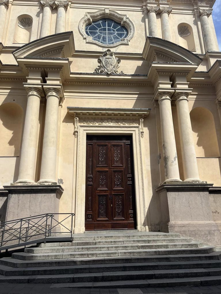 Completato il restauro del portone della Basilica dell’Immacolata di Catanzaro
